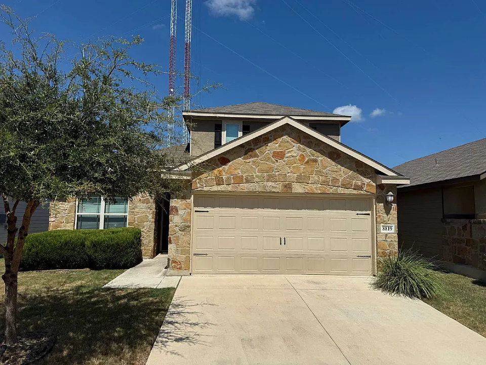 8819 Straight Oaks