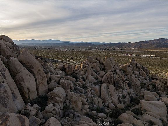 5th image of 63251 Chickasaw Rd