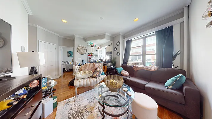 Rented by Bond New York | media 2