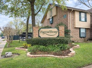 8223 Kingsbrook Rd APT 215, Houston, TX 77024