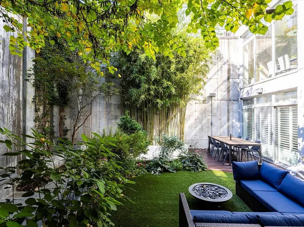 272 Saint Marks Ave #1R, Brooklyn, NY 11238