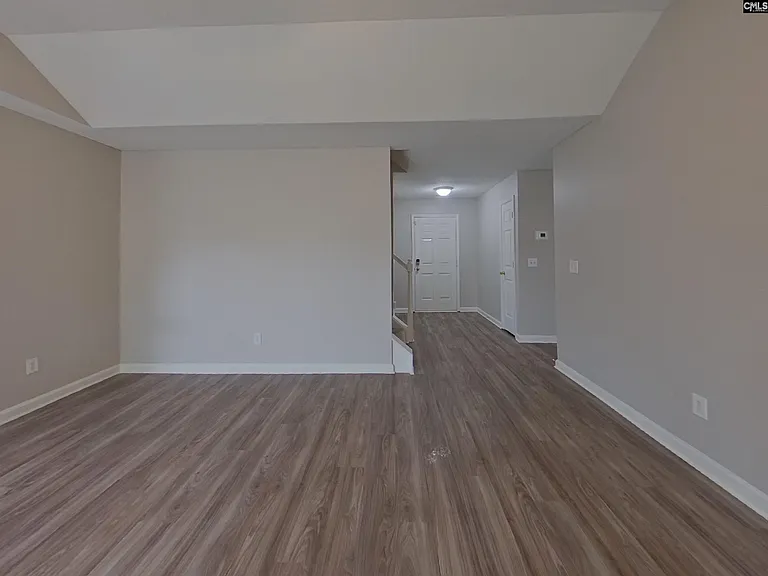 608 Cottontail Ct N — Photo 2