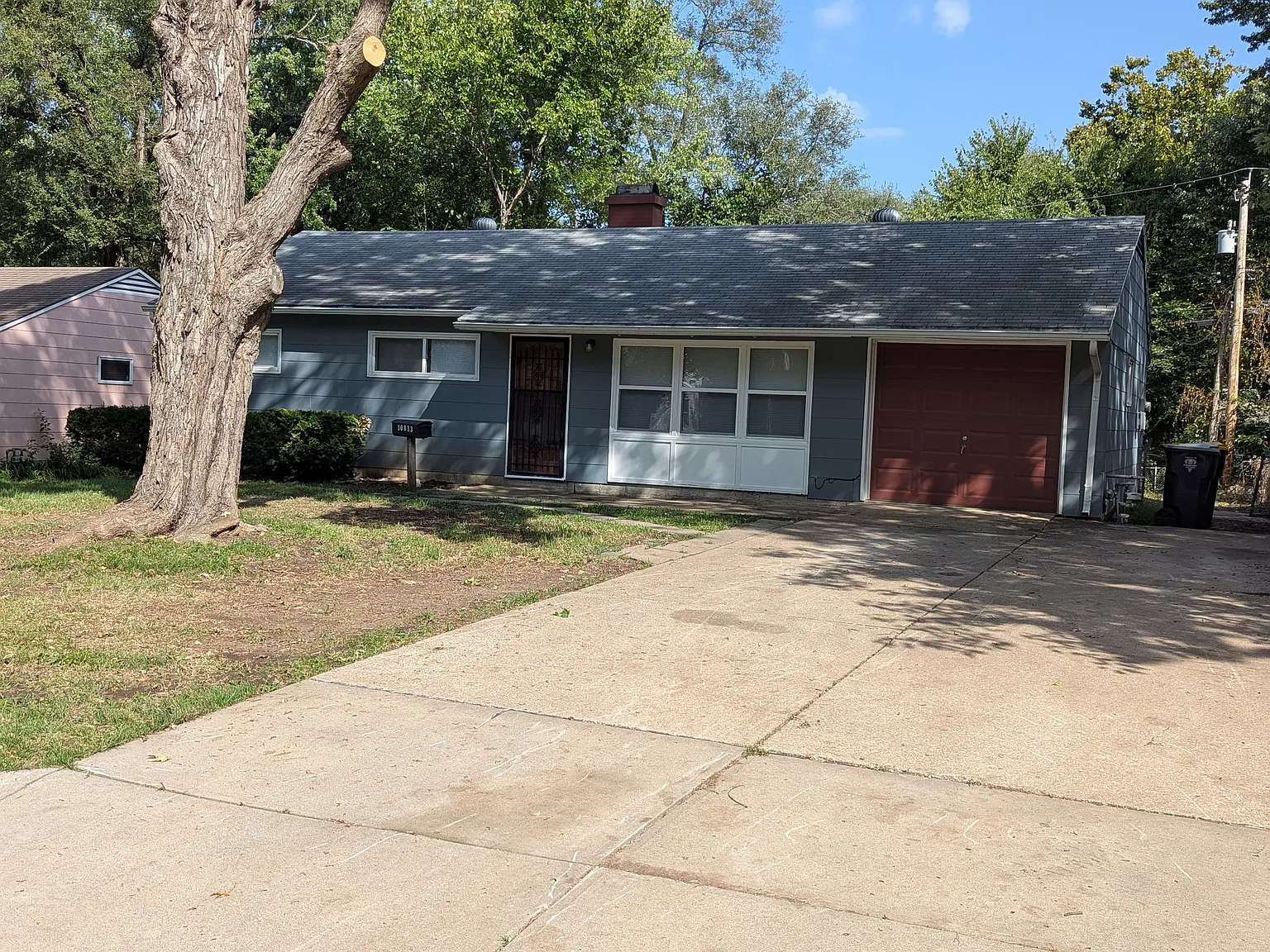 3 bed, 888 sqft, $1,400 — Photo 1