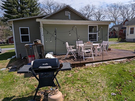 4th image of 70 Webster Locks Rd