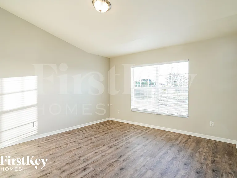 2018 NW 9th Pl — Photo 14