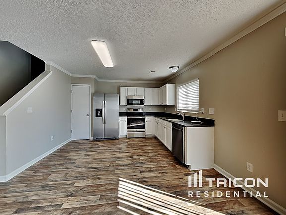 4th image of 1040 Kings Mountain Ln