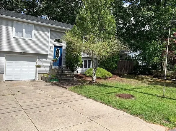 15 Atlantic Ave, North Providence, RI 02904