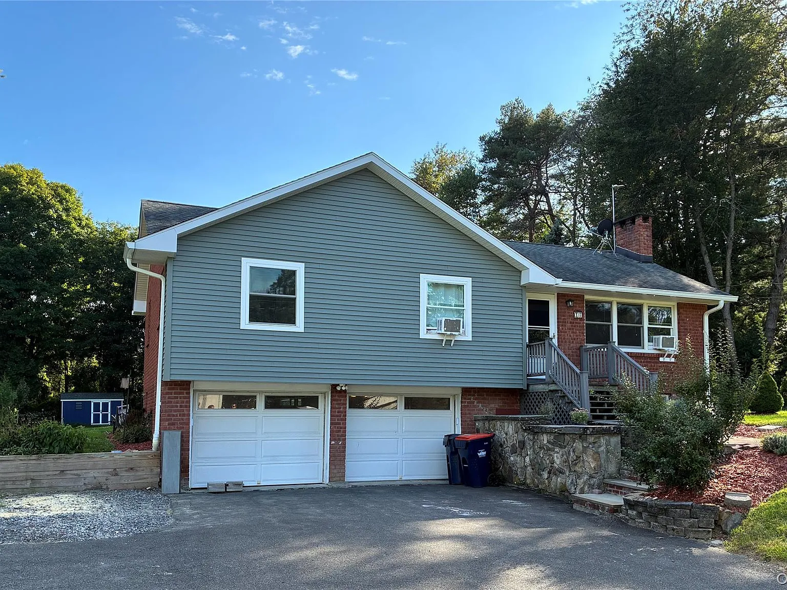 3 bed, 2.0 bath, 1652 sqft, $3,000 — Photo 2