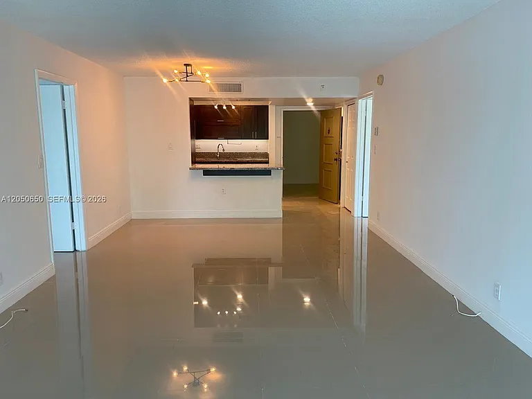 100 Lakeview Dr #316 — Photo 12