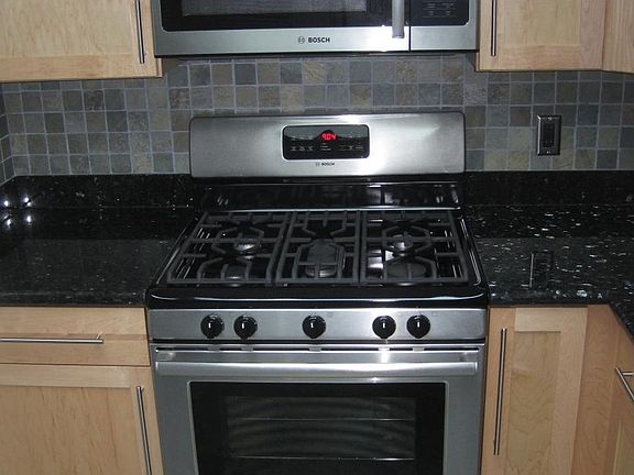 Gas Range & Microwave 6/2011