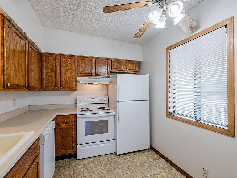 2427 J St #2 — Photo 3