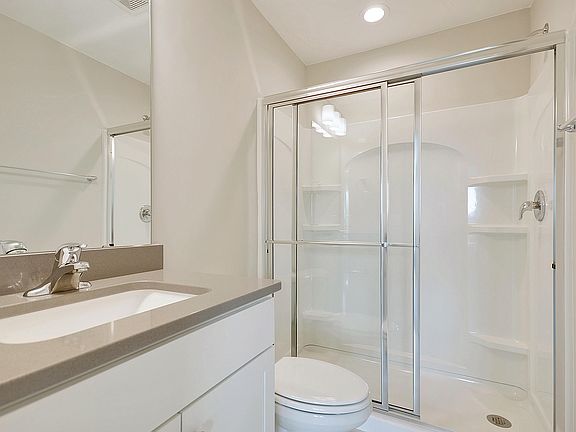 3977 Four Poles Park Dr Master Bathroom