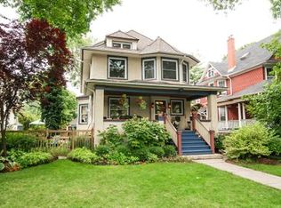 321 S Elmwood Ave, Oak Park, IL 60302