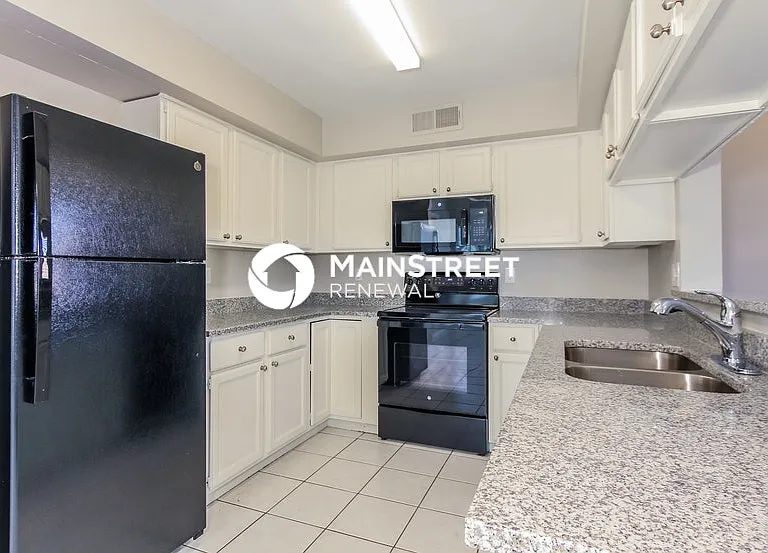 8729 W Athens St — Photo 6
