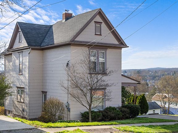4th image of 403 Woodland Ave