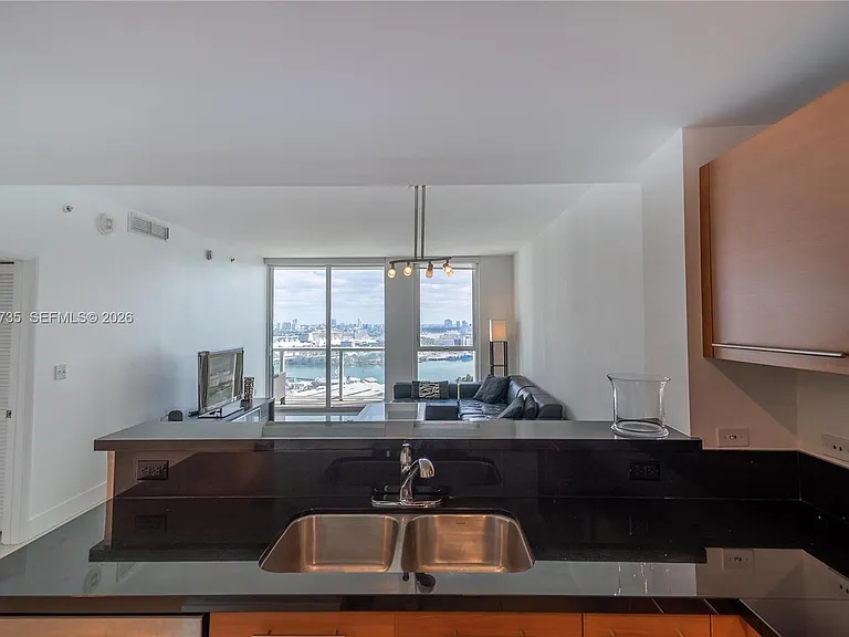 253 NE 2nd St #2107 — Photo 6