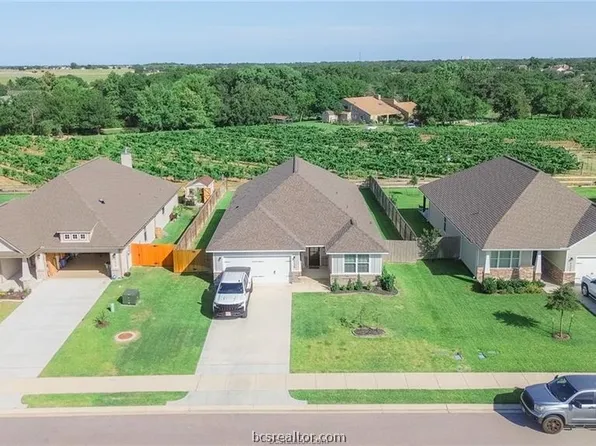 4130 Vintage Estates Ct, Bryan, TX 77808
