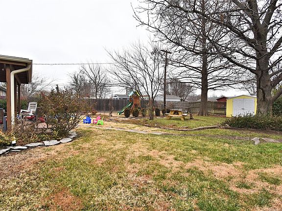 4th image of 206 N Davis Ave
