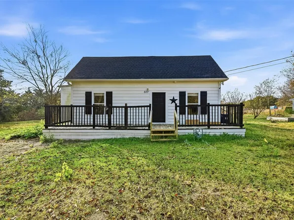 507 E Maple St, Whitewright, TX 75491