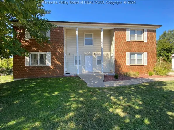 116 Main St, Poca, WV 25159