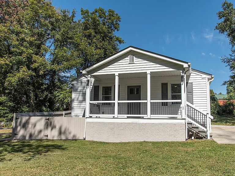 Dellbrook Dr — Photo 1