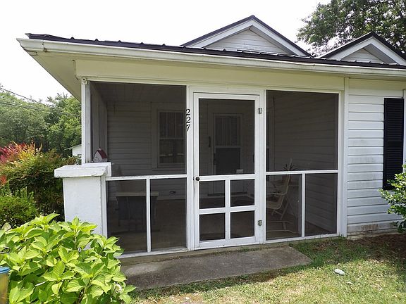 4th image of 227 Eastwood Dr