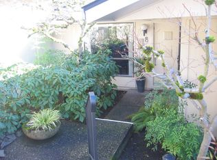 8 Condolea Dr, Lake Oswego, OR 97035