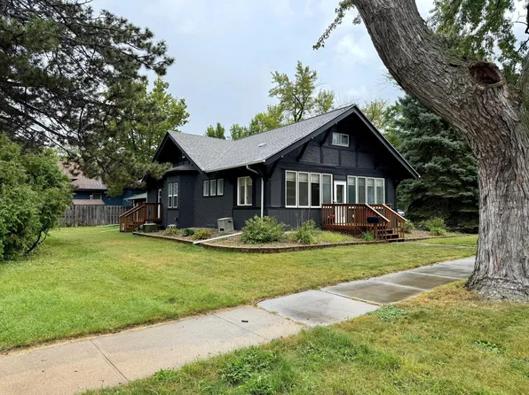 1028 Court Merrill St, Mitchell, SD 57301
