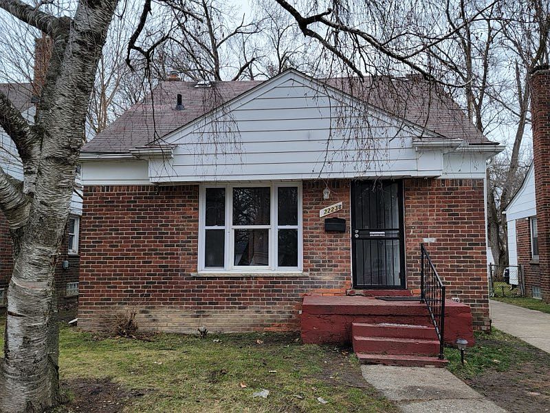 2nd image of 22238 Pembroke Ave