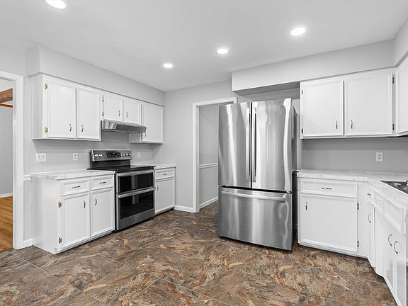 4th image of 5604 Earlton Ct