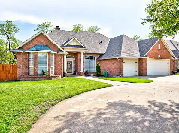 3511 Northlake Ln, Enid, OK 73703