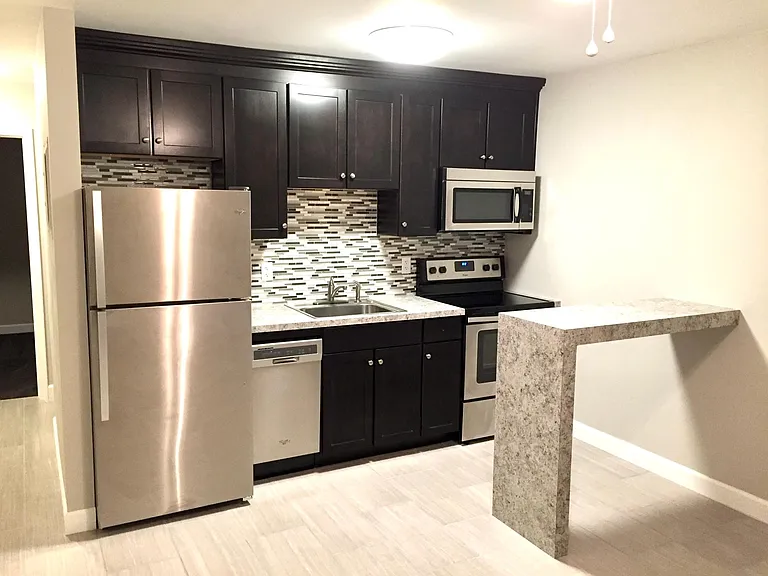 1434 6th Ave #11 — Photo 9