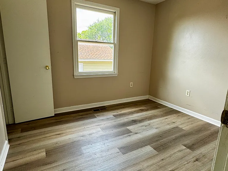 388 Sunset St — Photo 7