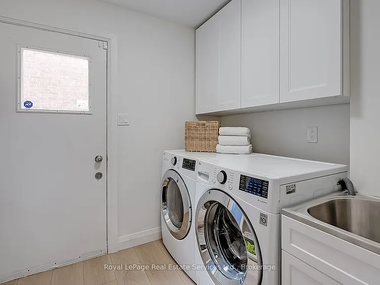1484 Princeton Cres — Photo 15