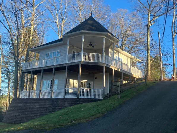 89 Lake View Ave, West Brookfield, MA 01585