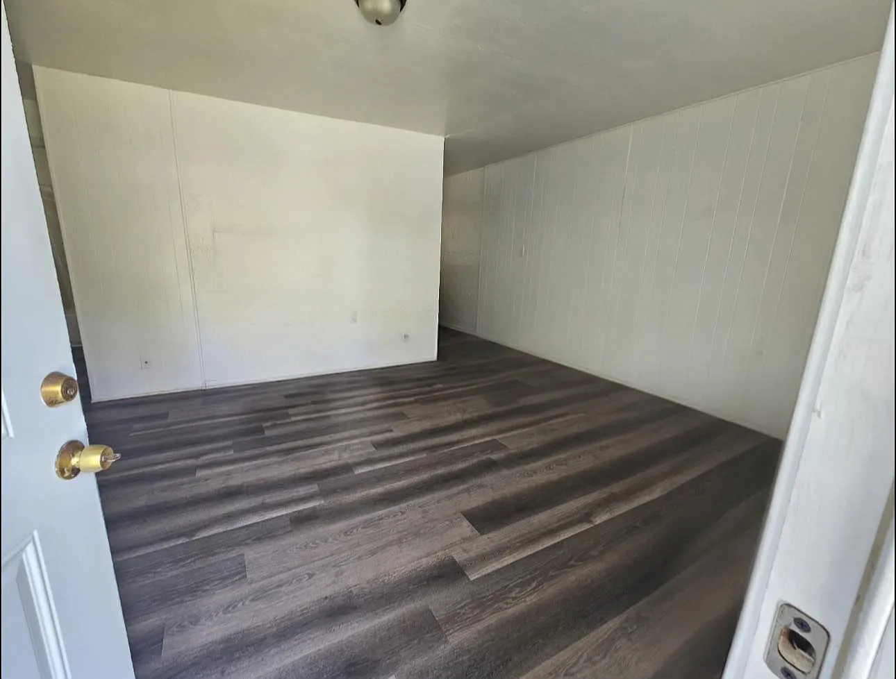 2 bed, 700 sqft, $1,050 — Photo 1