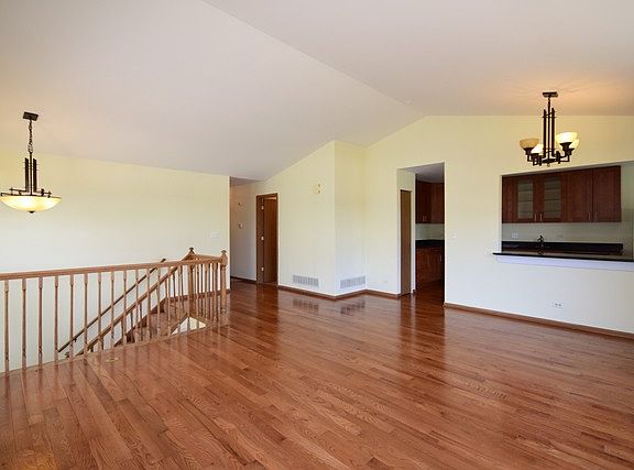 5th image of 75 Seton Creek Dr #1