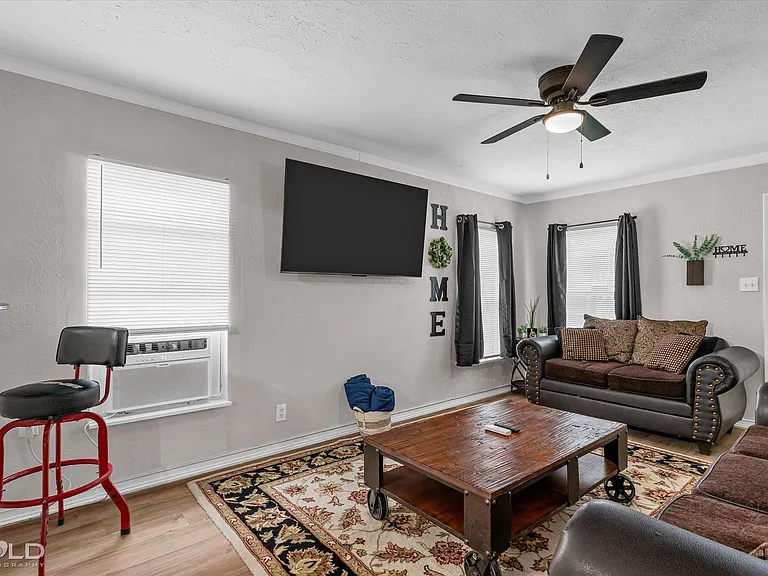 6014 Fairfield Ave — Photo 9