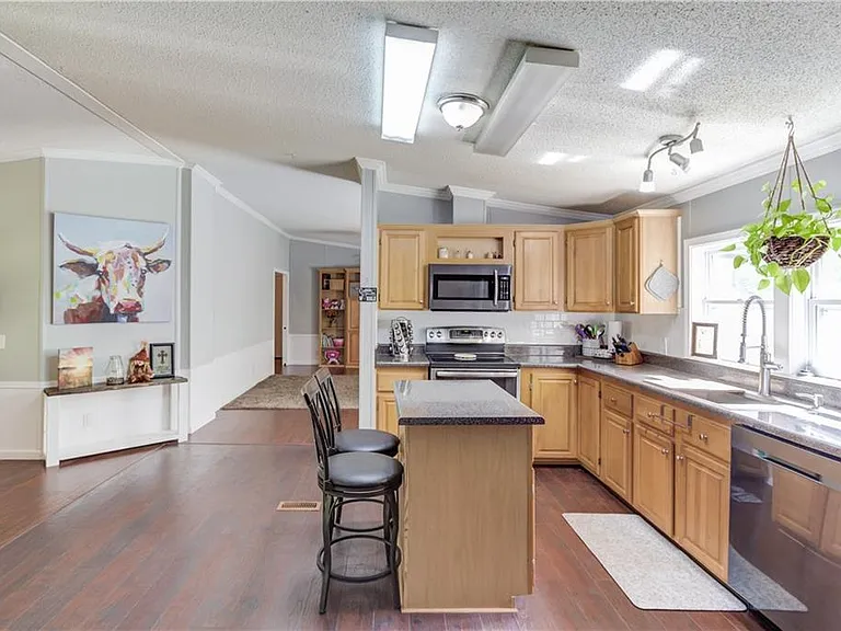 Westwood Ln — Photo 12