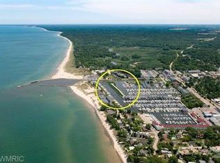80 Peninsula Dr #B, New Buffalo, MI 49117