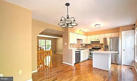 3 bed, 2.5 bath, 1960 sqft, $2,600 — Photo 3