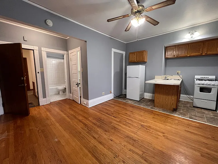 1830 N Oakland Ave — Photo 15