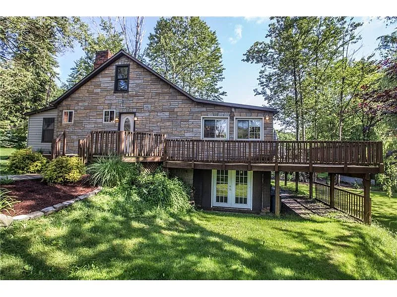 2417 Saxonburg Blvd photo 1