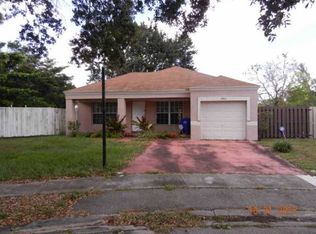 1011 SW 85th Ave, Pembroke Pines, FL 33025