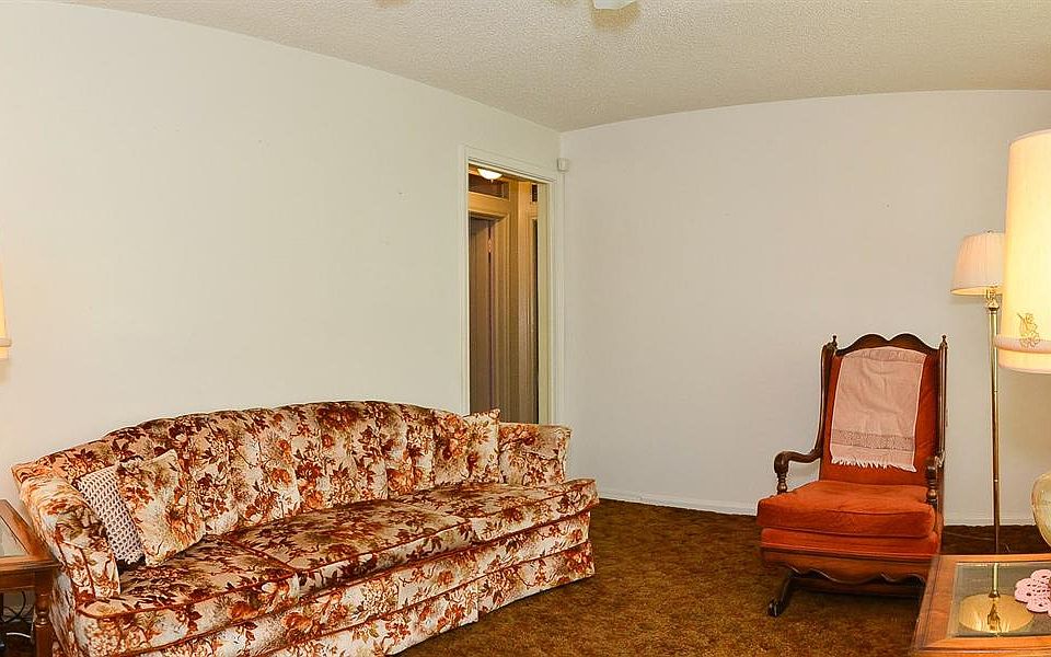 2nd image of 342 W Barbara Ave