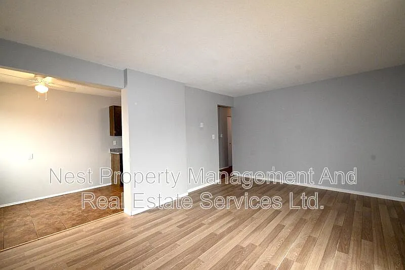 2 bed, 1.0 bath, $1,295 — Photo 2