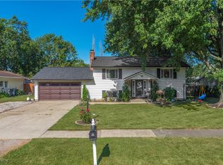 960 Stark St, Sheffield Lake, OH