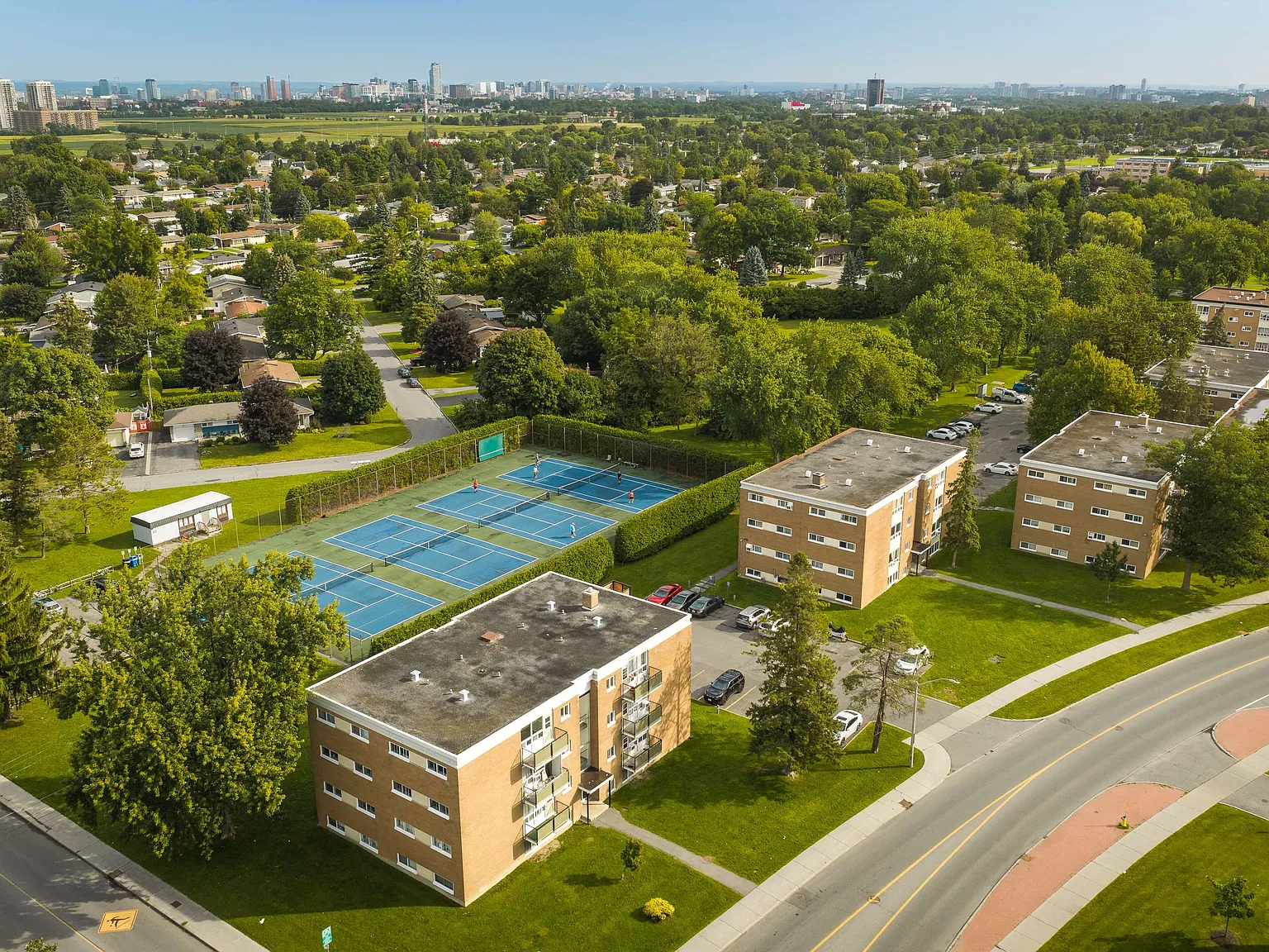 Parkwood Hills Residences — Photo 4