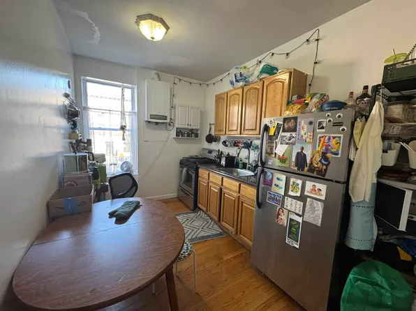 638 Park Place image 1 of 14