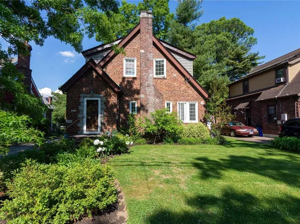 1597 Kenneth Avenue, Baldwin, NY 11510